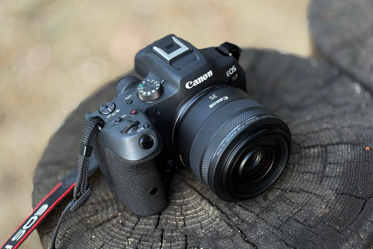 RF 35mm f1.8 Macro IS STMをCanon EOS R7につけて。｜記憶カメラ