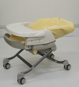 □ロワイヤルオートスウィングLY 【コンビ combi】 発売日2008年11月頃