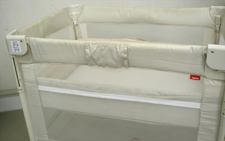 送料無料 ココネルエアー ミルク WH 66046 たたんで運べるベビーベッド