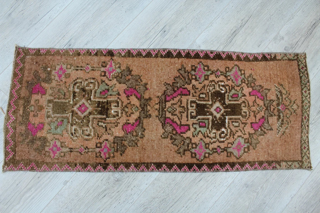 Vintage Turkish Rug - 37.5
