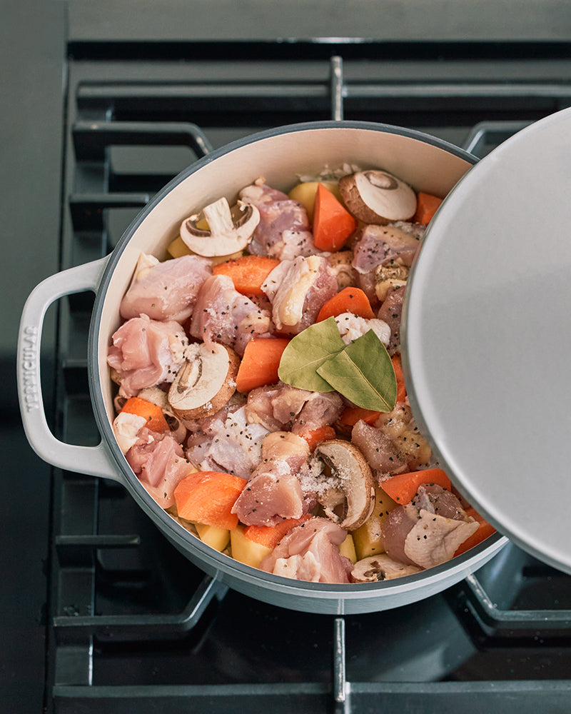 Pot 2.0, Vermicular, Standing Handle, Matte Black, 22cm – Kiriko Made