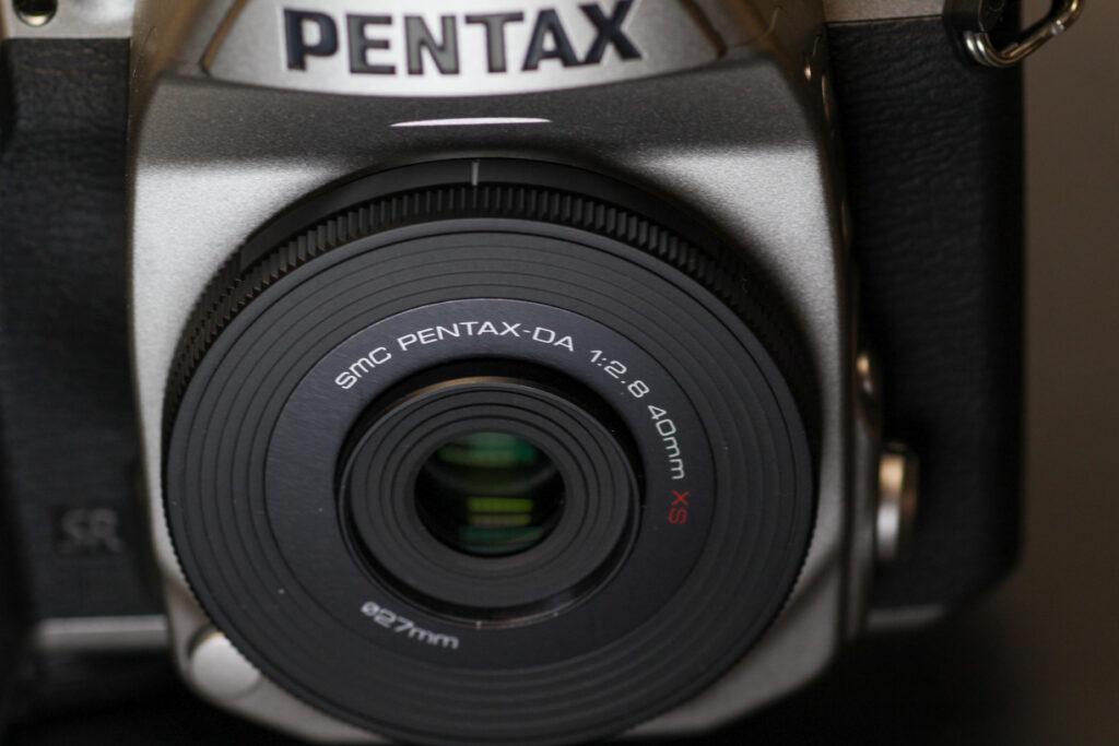 レビュー】smc PENTAX-DA 40mmF2.8 XSは買いのレンズか？作例つきで