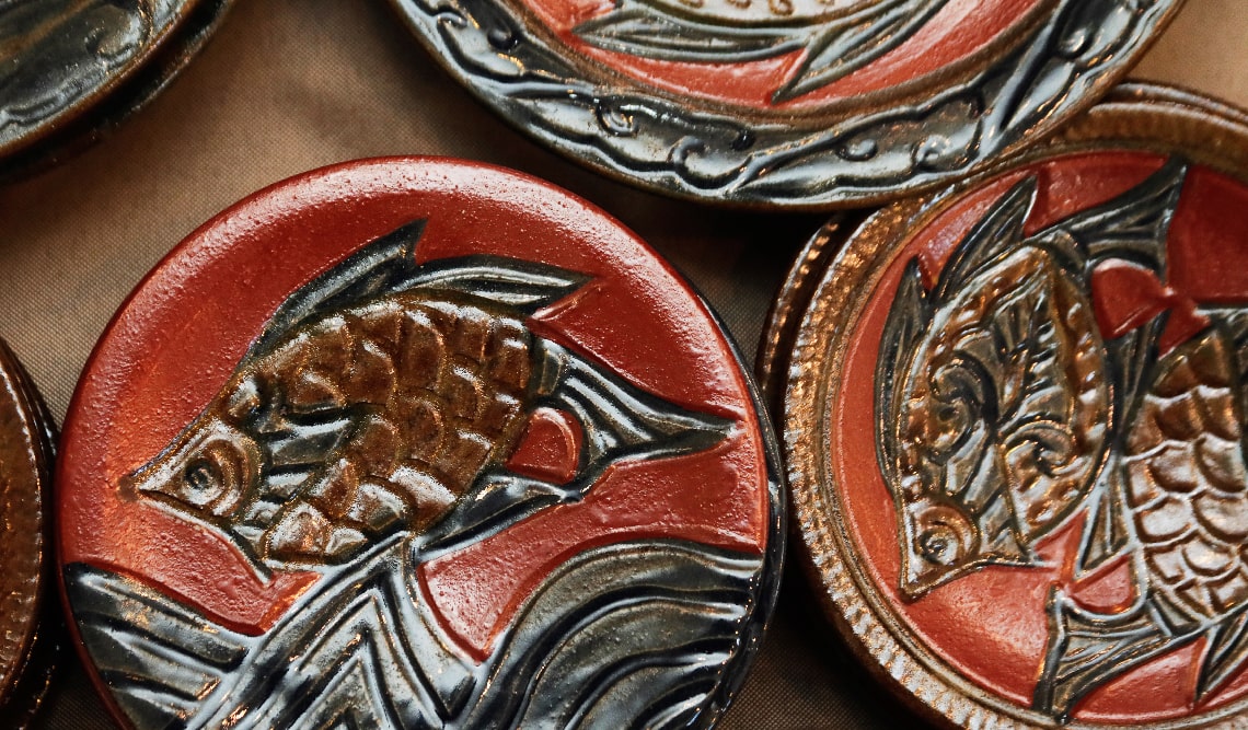 赤絵魚紋 | 壺屋焼窯元 清正陶器・壺屋窯壺屋焼窯元 清正陶器・壺屋窯