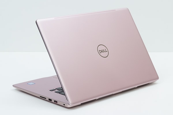 デル New Inspiron 15 7000 （7570）レビュー！ スタイリッシュで