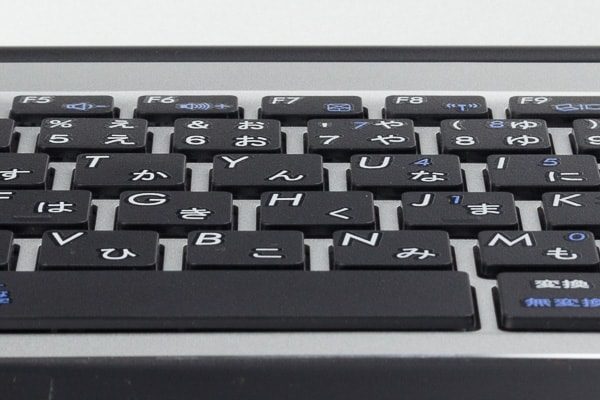 マウス MB11ESV レビュー：まるでMacBookな3万円台の極薄ノートPC