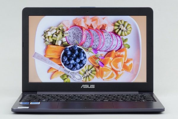 ASUS VivoBook W203MA-FD044T レビュー：超軽量＆バッテリー長持ち