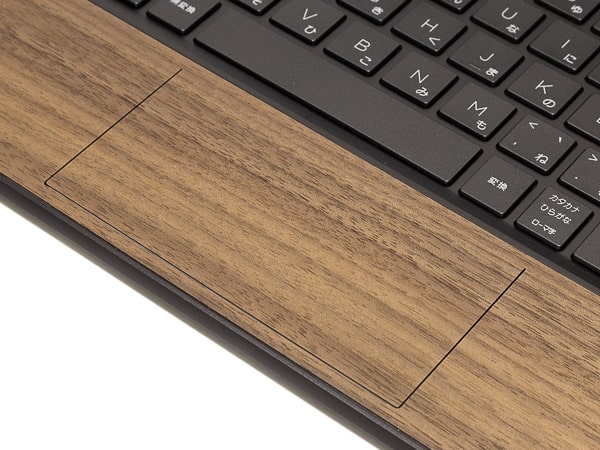 HP ENVY x360 13 Wood Edition レビュー：天然の木材を使った高級感