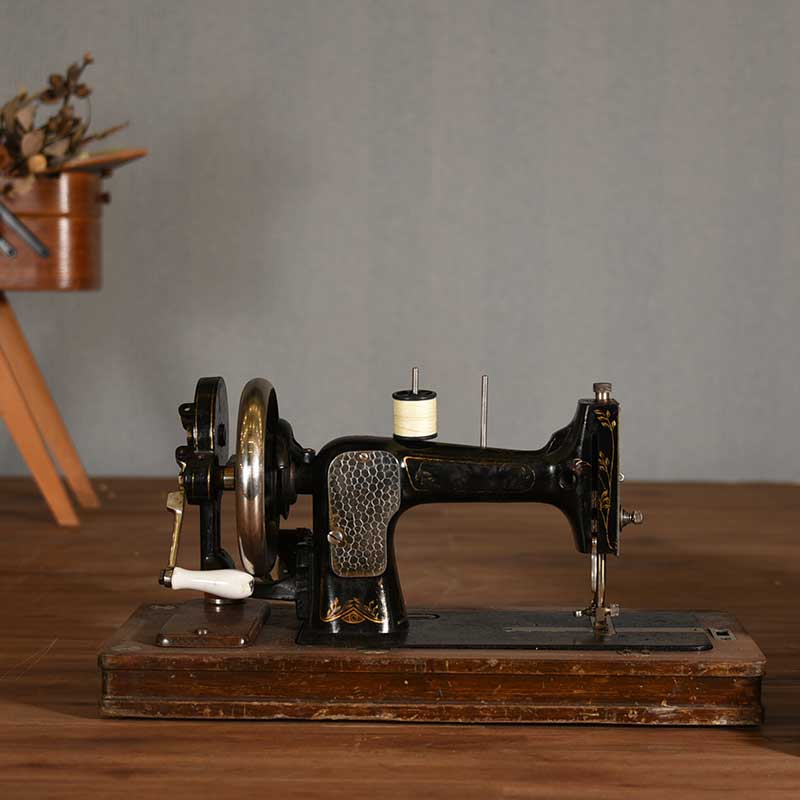 ドイツ製 VESTA 手回しミシン /SM-46C – 神戸アンティークウェアハウス