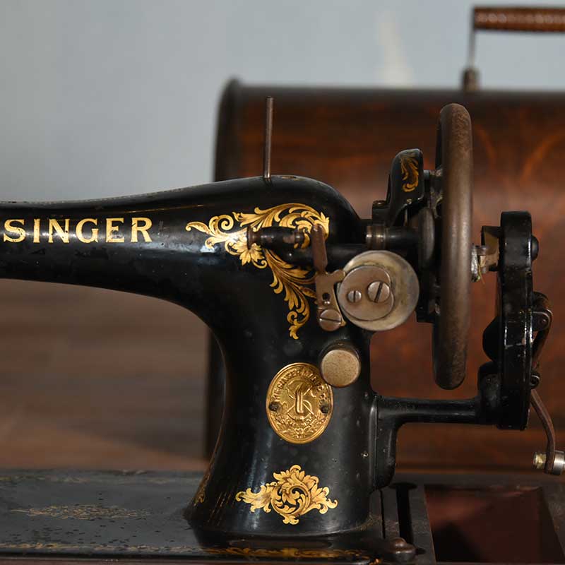 シンガー 手回しミシン /SM-71D – 神戸アンティークウェアハウス