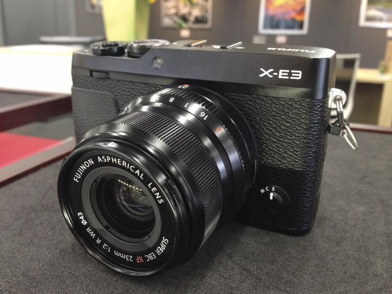 シンプルに写真を撮る楽しみを追求した富士フイルムX-E3が新発売
