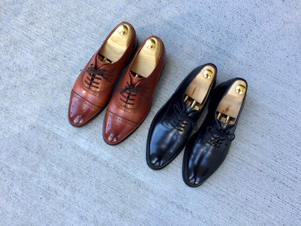 購入から2年経ったロイドフットウェアのVシリーズ2足（プレーントウと