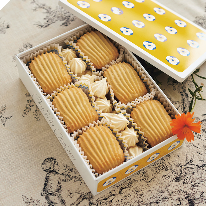 一度食べたら止まらない！ お酒にも合うチーズがテーマのクッキー缶