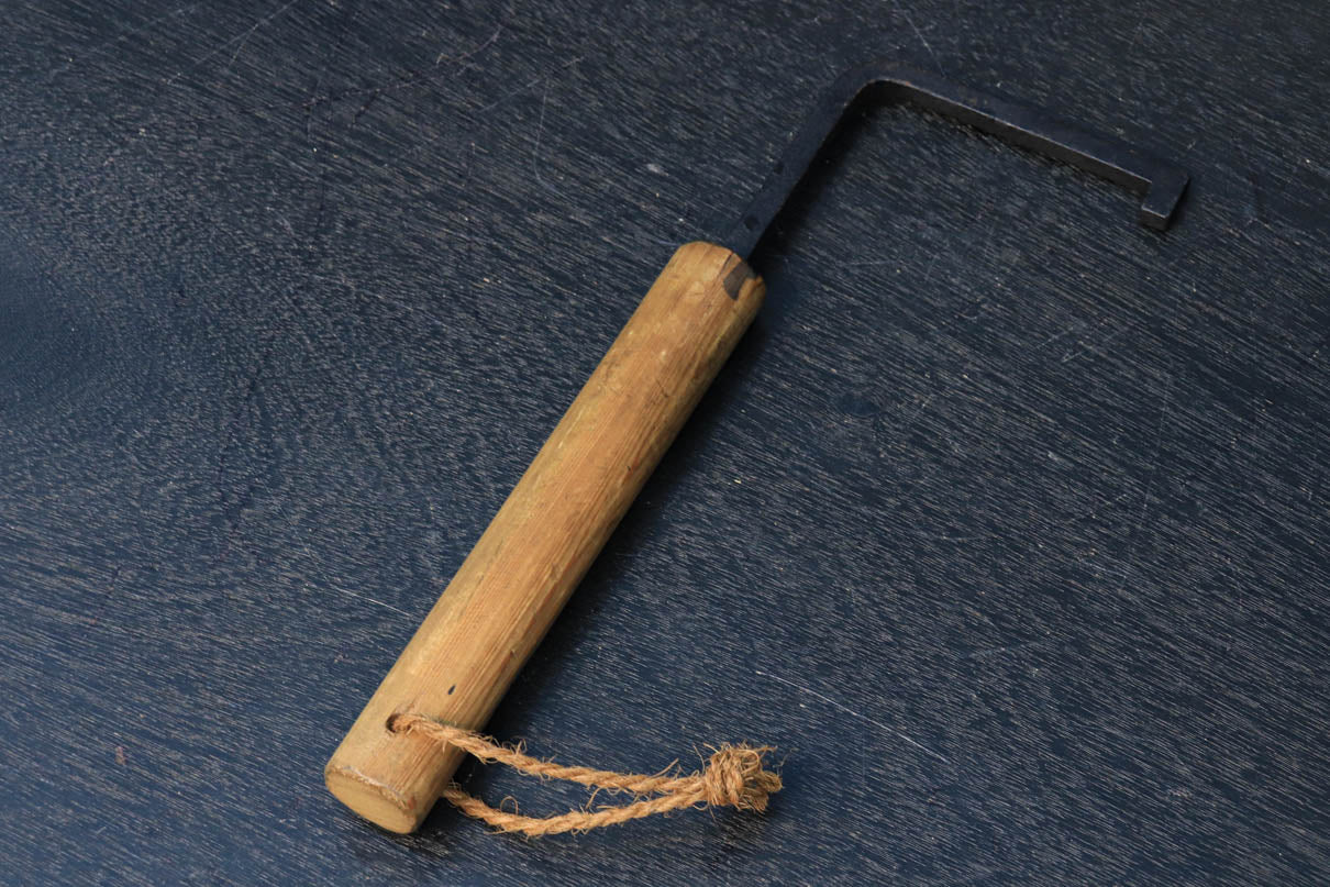 すっきりシンプルな作りの蔵戸鍵 DC6147ab 在庫(a:0 b:1)個 – 古福庵