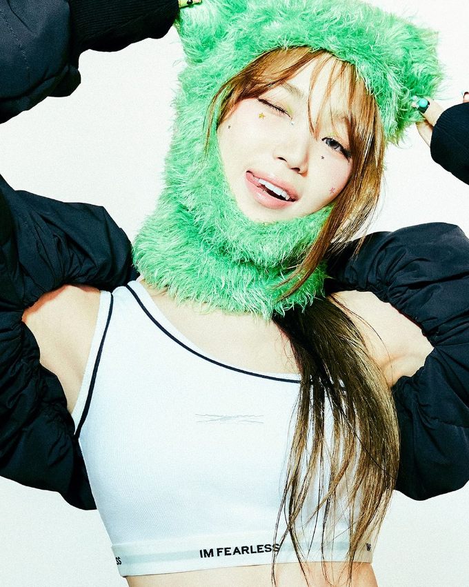 LE SSERAFIMロゴがかわいすぎる…♡ 韓国ストリートブランド「peaches