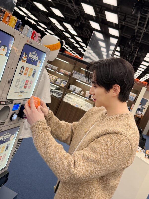 2PM」ジュノ、「大王ペンペン」登場！…ポップアップ会場で体験も | K