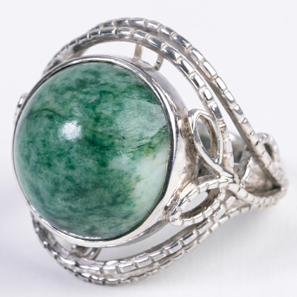 15号サイズ・濃緑色まだら模様・艶良し】（高品質濃緑色ヒスイ）糸魚川