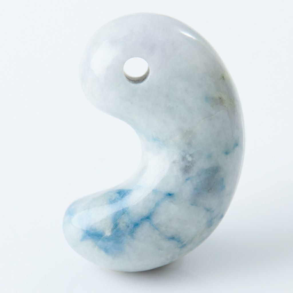 勾玉／青色（入コン沢）ヒスイ | 糸魚川翡翠工房こたき