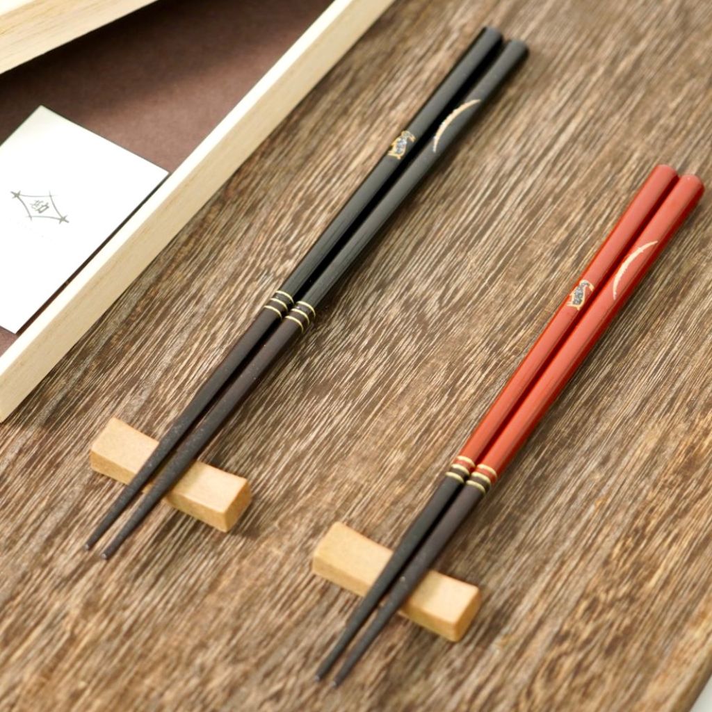 若狭 食洗機対応 螺鈿月うさぎ 箸置付夫婦箸（21cm/23cm） – 漆器 高翆