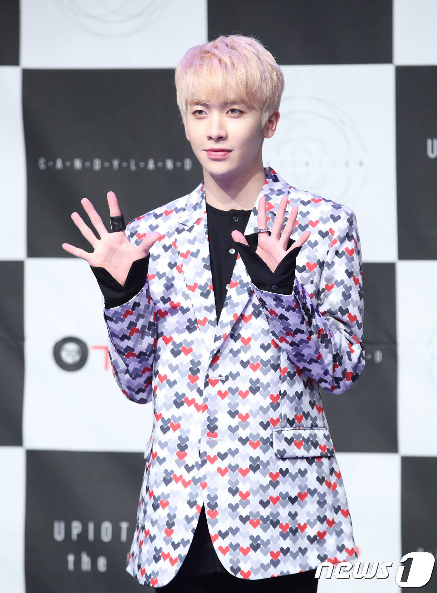 UP10TION(XIAO- イ・ドンヨル): ♪K-POP PHOTO ALBUM♪