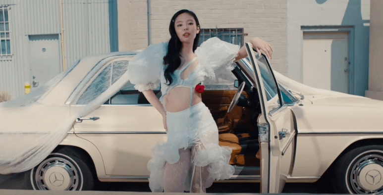 BLACKPINKジェニー、新曲『Mantra』M/V公開 | K-POP 韓流ドラマ