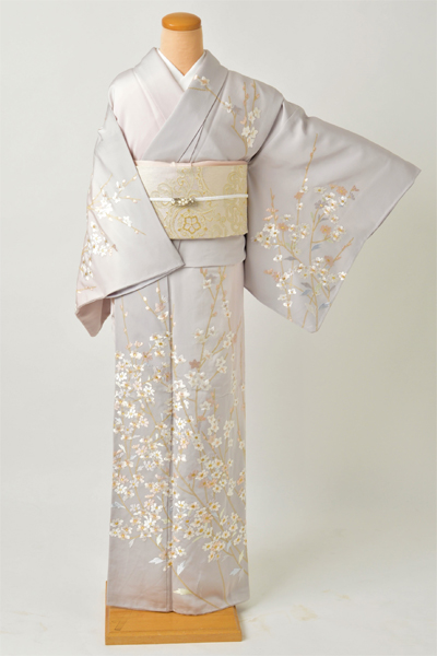 訪問着［スカイグレーと桜色に刺繍の花］｜着物レンタルあき (来店