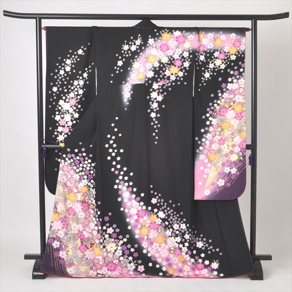 振袖[黒地に牡丹・藤の花]｜着物レンタルあき (来店着付け無料・全国