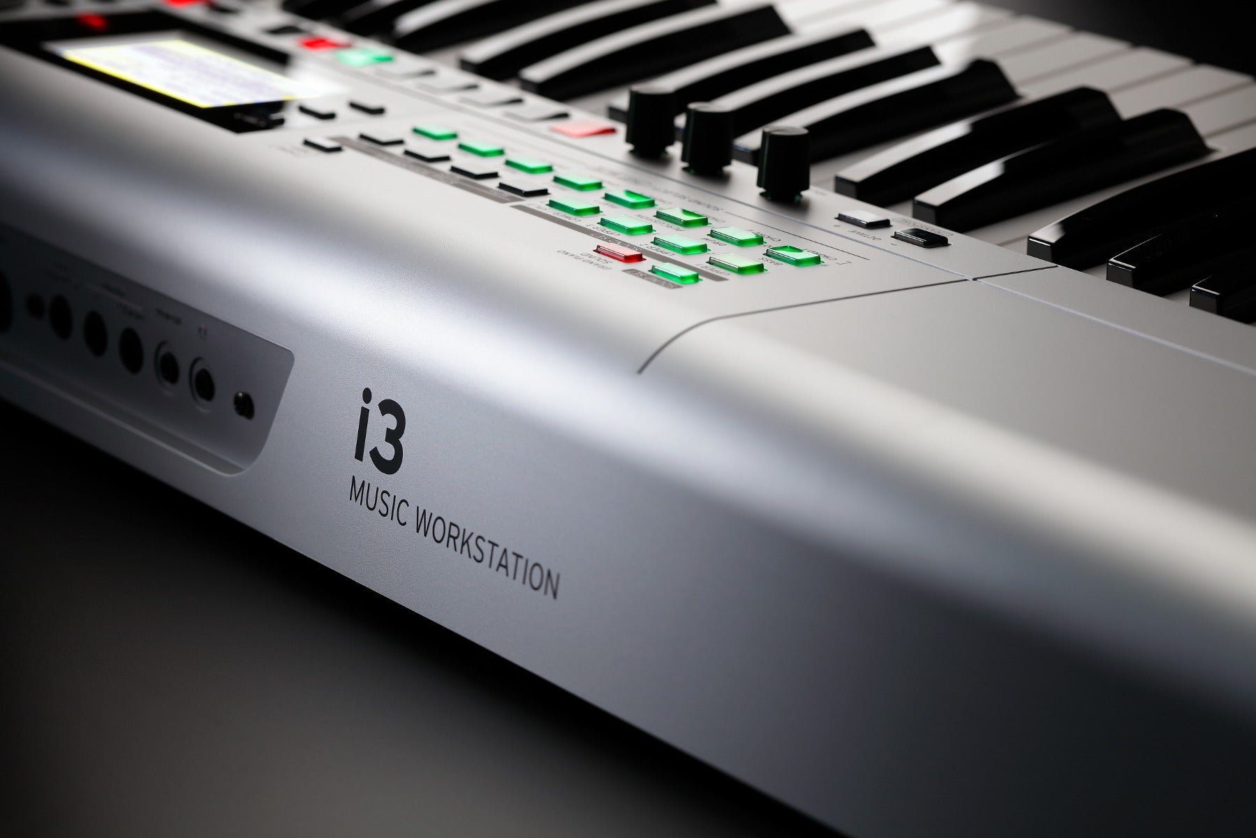 KORG i3 Music Workstation - Matte Silver – Kraft Music