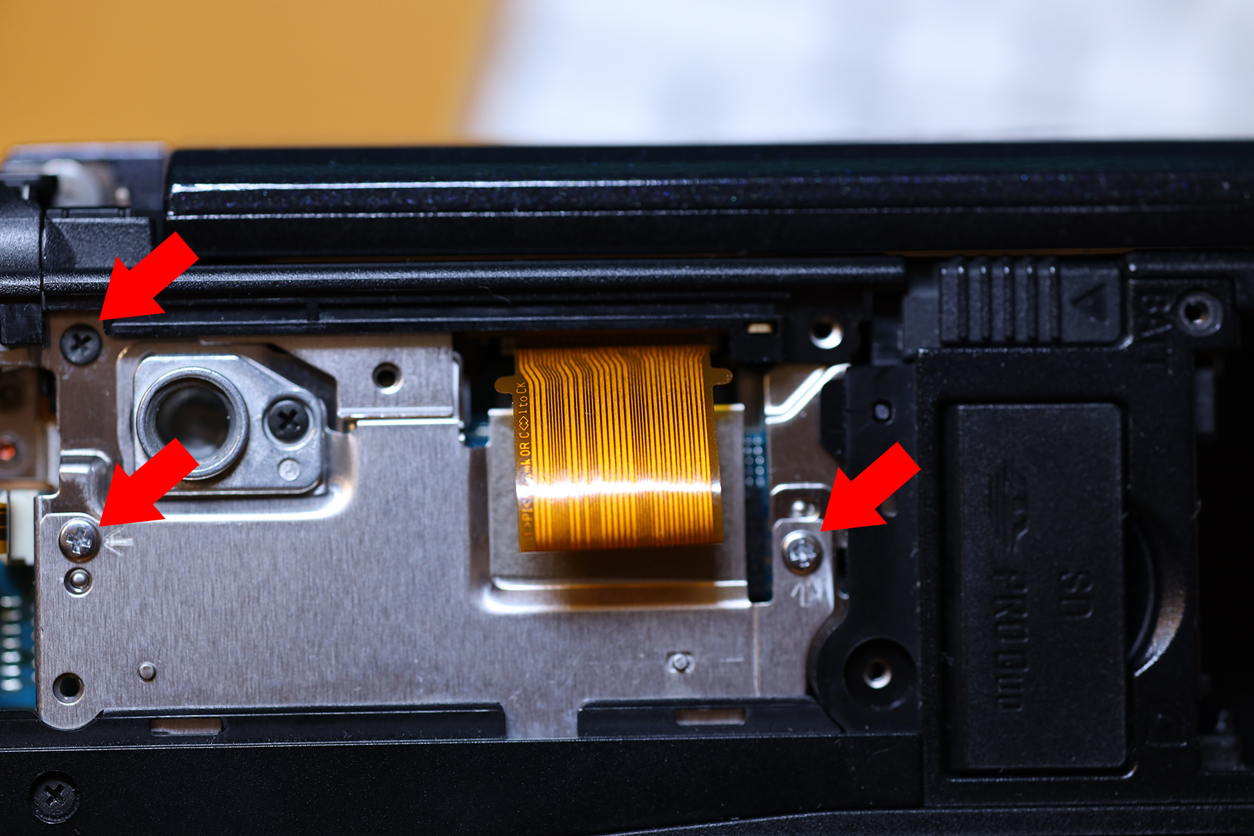 HDR-CX550の日付が保持されなくなったので、内蔵バッテリー交換 | クマ