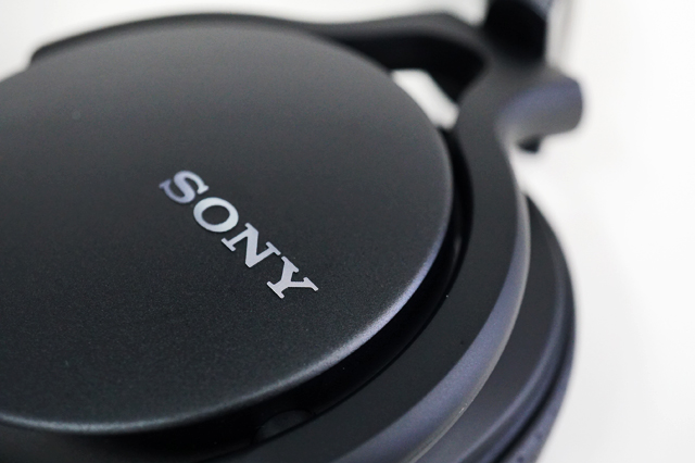 オールブラックな数量限定モデルのステレオヘッドホン「MDR-1A Limited