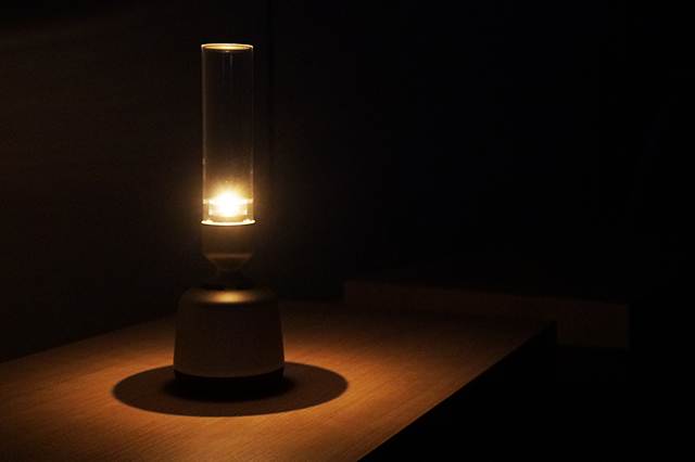 まるでランタンから音が奏でられているようなグラスサウンドスピーカー