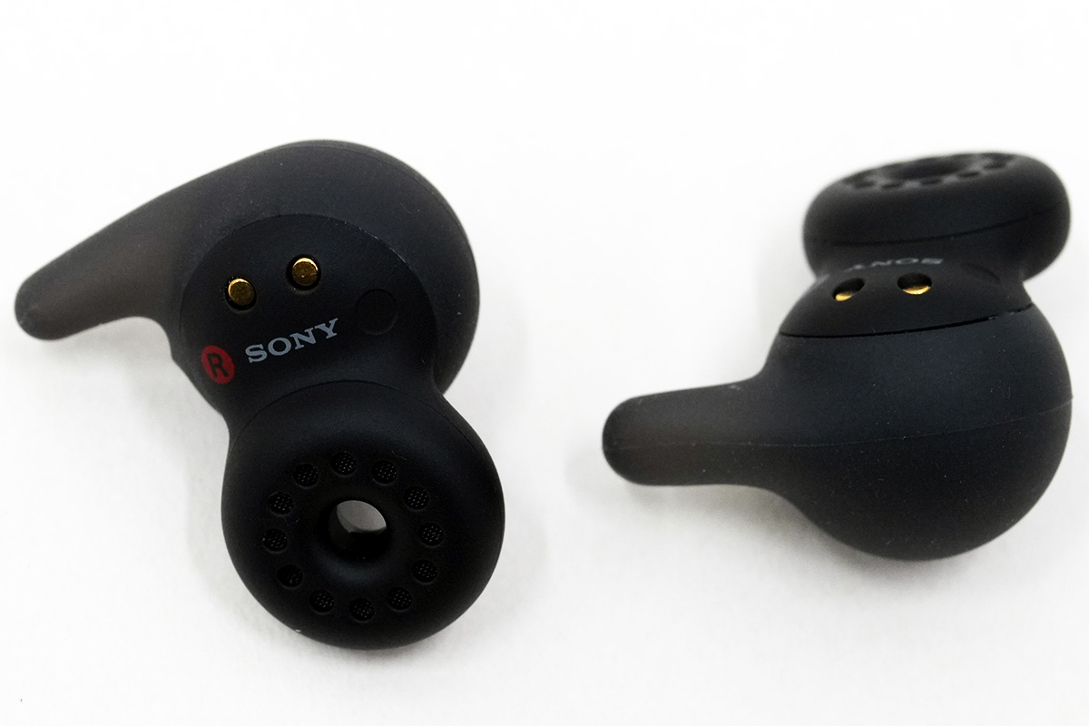 耳をふさがない穴あき完全ワイヤレスイヤホン「LinkBuds Open」実機