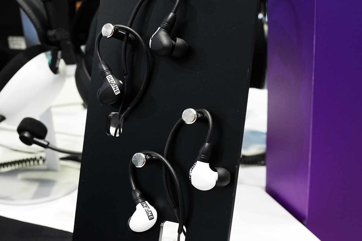 ソニー初のゲーミング有線イヤホン「INZONE E9」ソニーストア実機