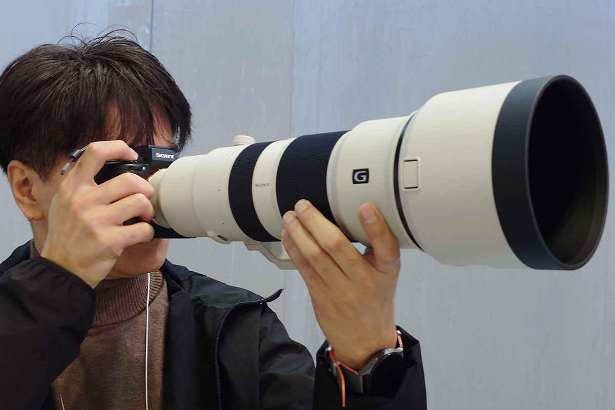 焦点距離800mmをカバーするソニー 超望遠レンズ FE 400-800mm F6.3-8 G
