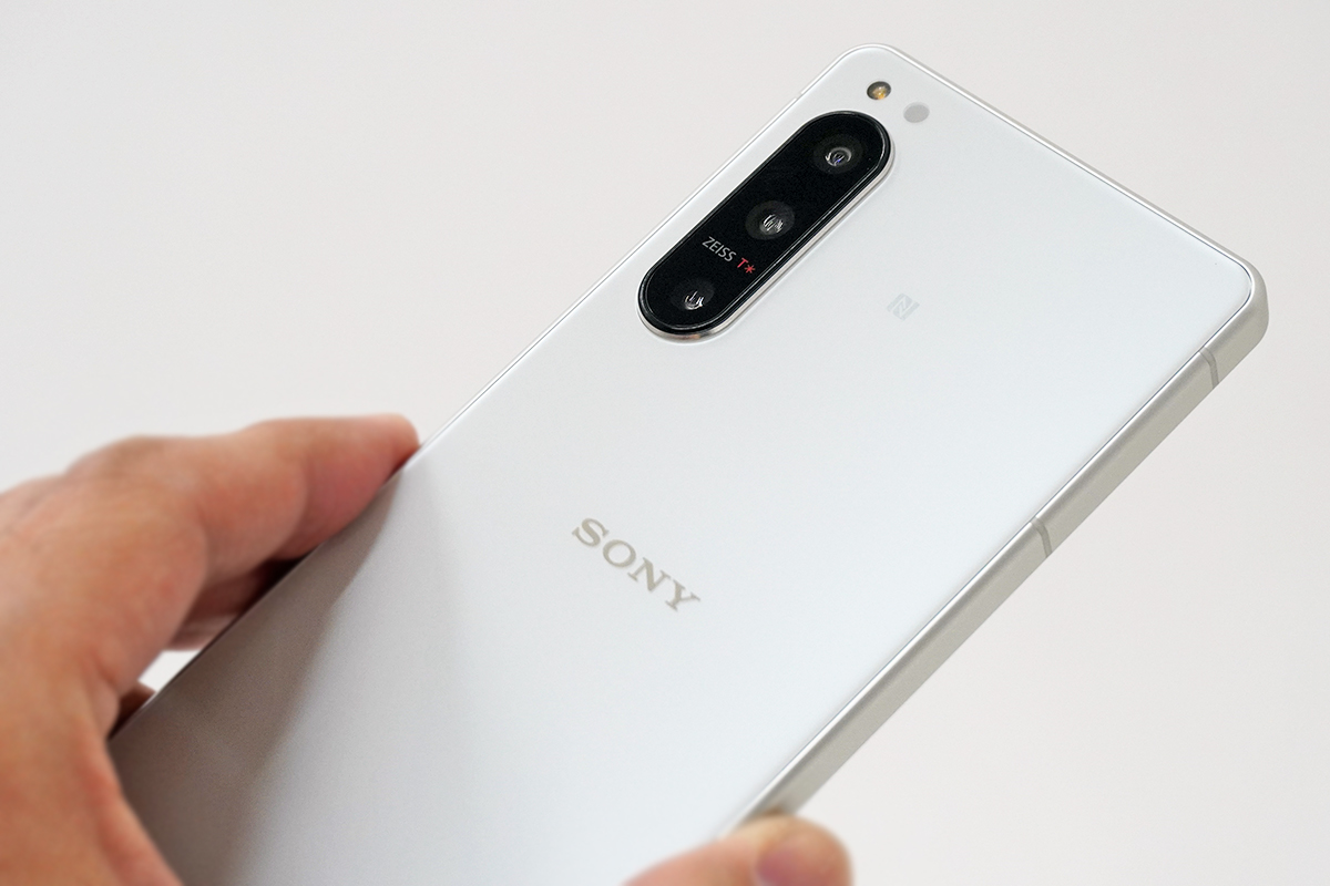 SIMフリーモデル「Xperia 5 IV（XQ-CQ44）」実機レビュー。余計なロゴ