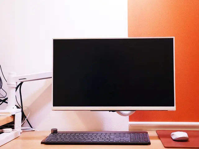 大画面タッチモニターで快適な直感操作＆ディスプレイ縁を白くする小技