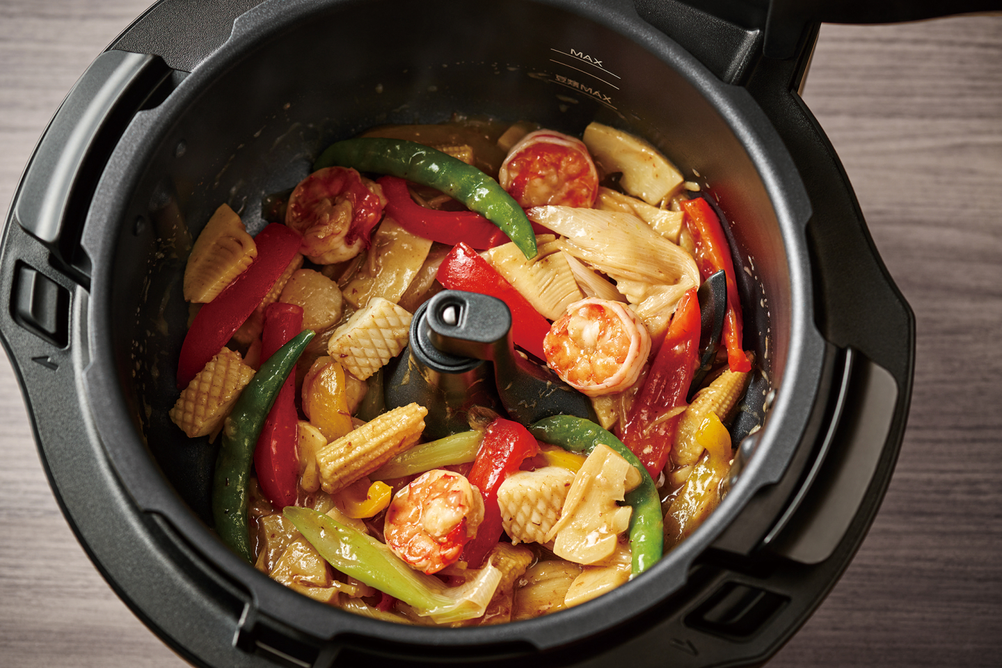 機能やモデルが多すぎて悩む「電気調理鍋」の選び方を【家電のプロ】に