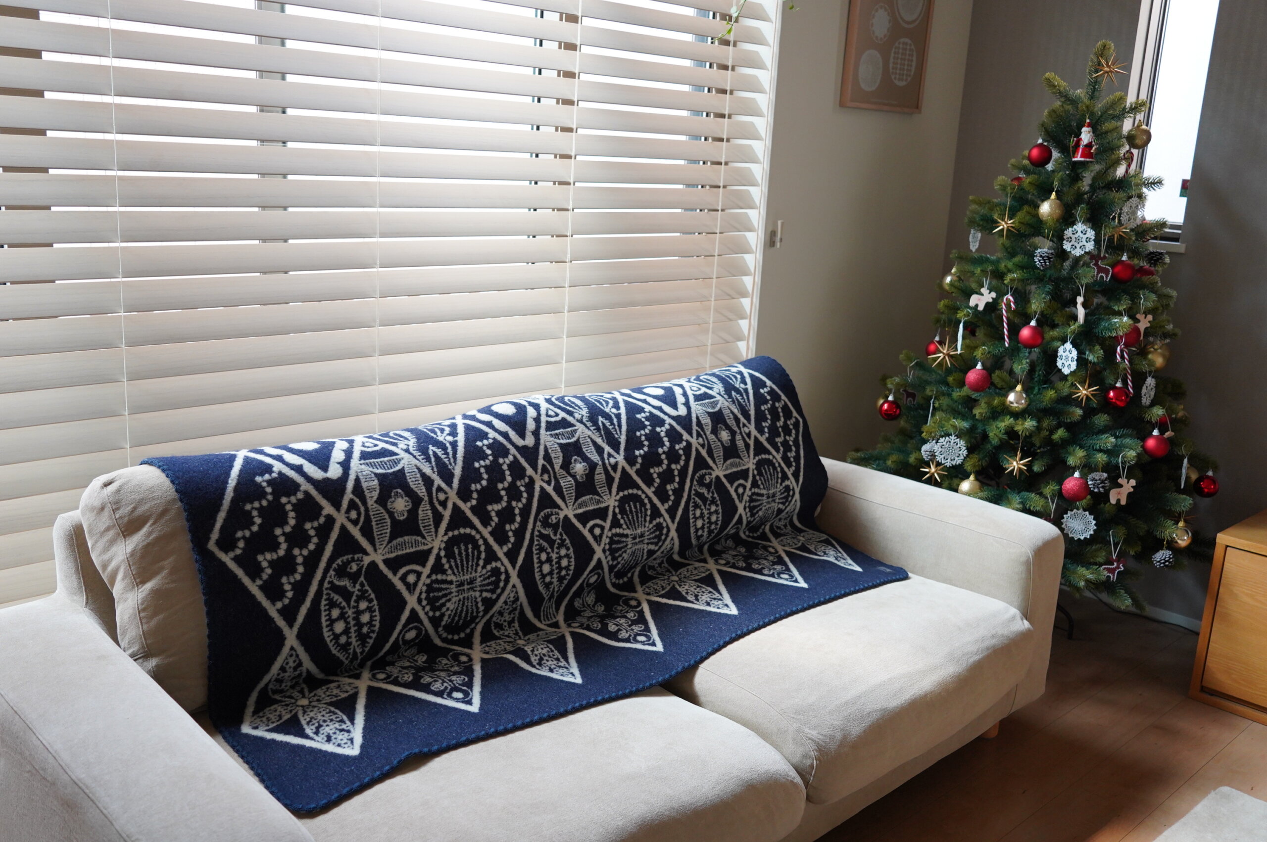 ミナ ペルホネンのブランケット symphony が仲間入りしました