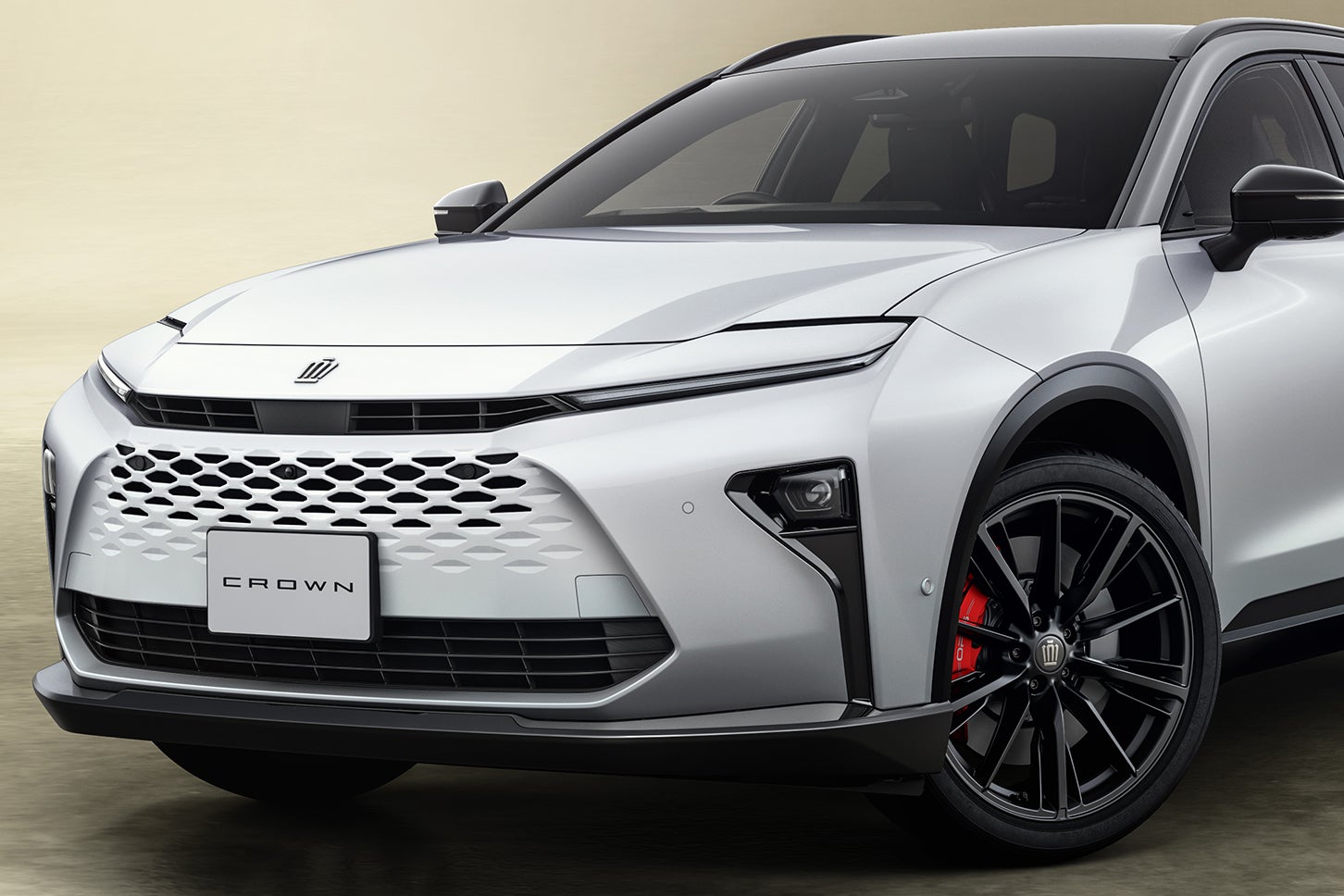 トヨタの新しい「クラウン エステート」は642万円から！ 70周年記念の