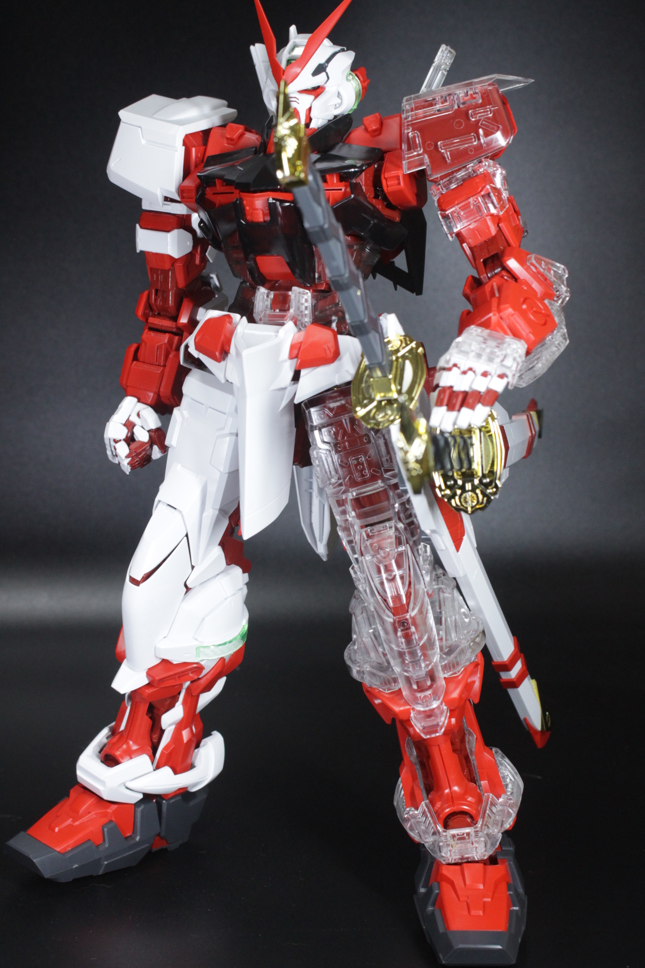 PG 1/60 ガンダムアストレイ レッドフレームを素組しました 組立代行