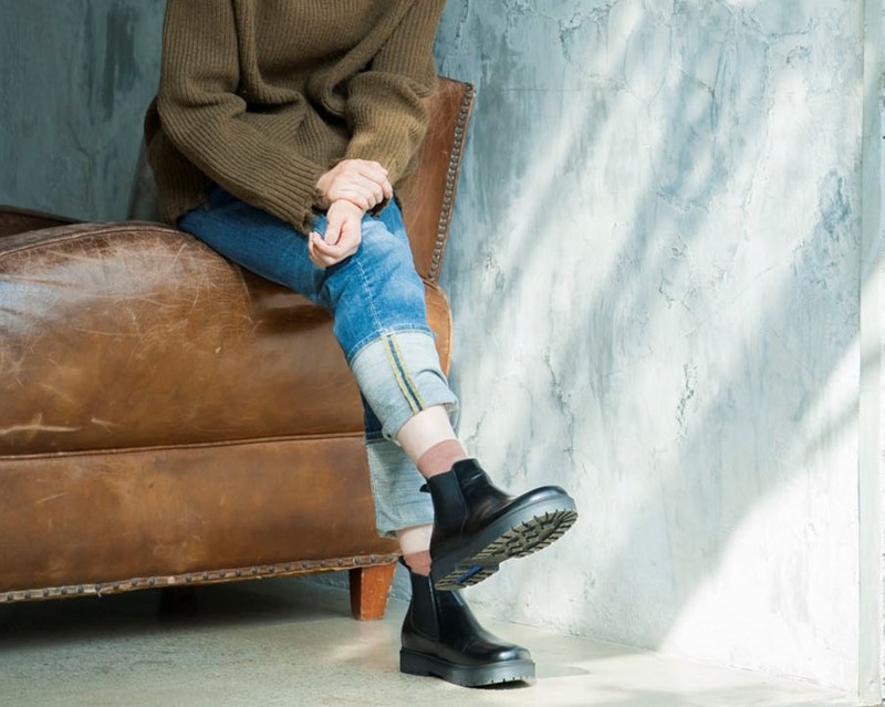 香菜子さん「ビルケンシュトック」のサイドゴアブーツで足元の冬支度