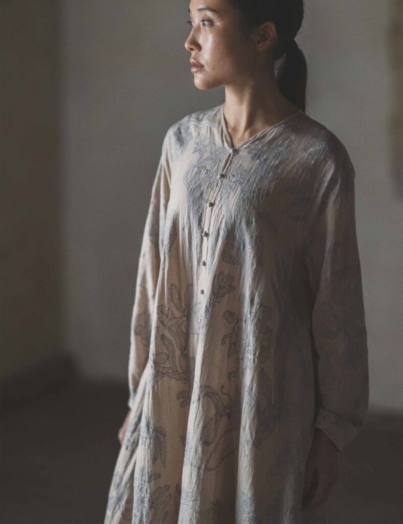 ヨーガンレールのワンピースが人気な理由は？着こなしや人気モデルも紹介！