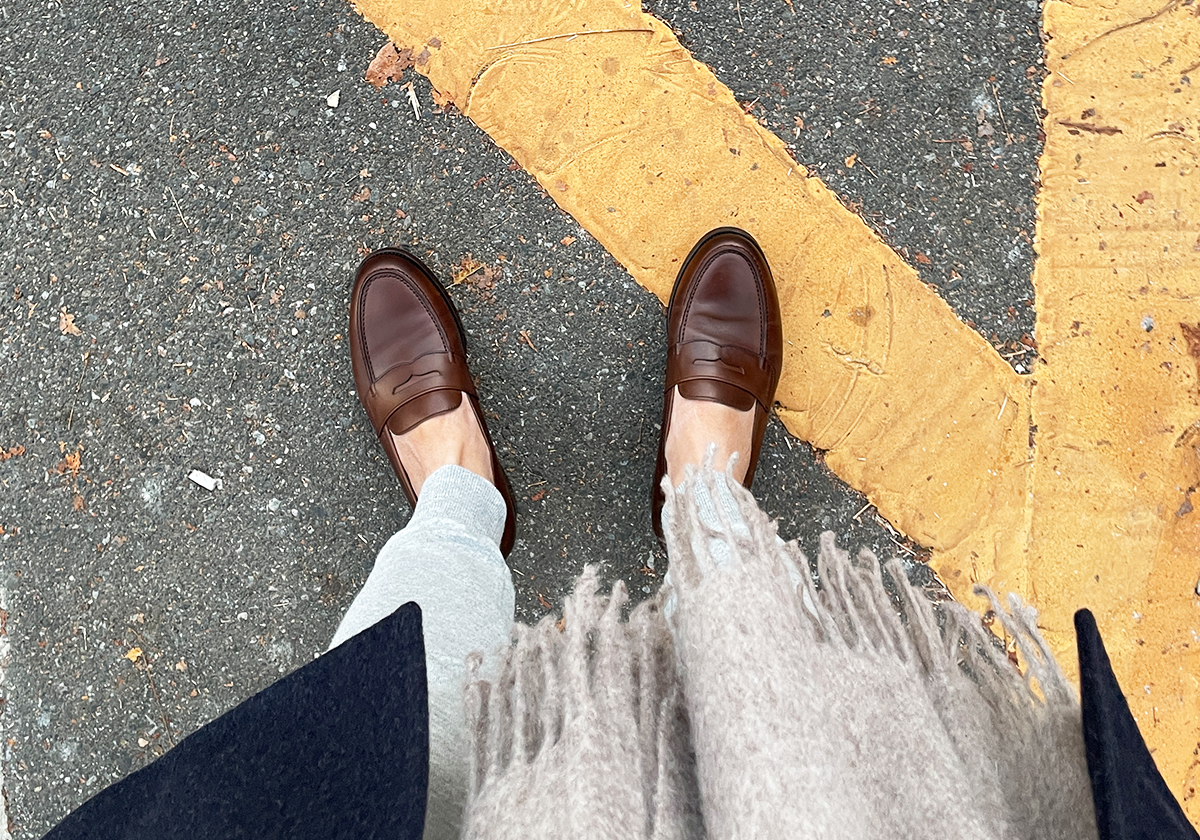 この足がすっぽり収まる感じとデザインバランス、いい買い物でした