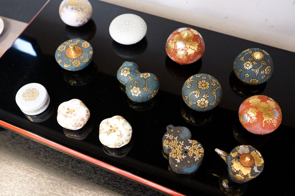 三代 仲田錦玉 | 盛金・青粒の第一人者 | 九谷焼 MAG