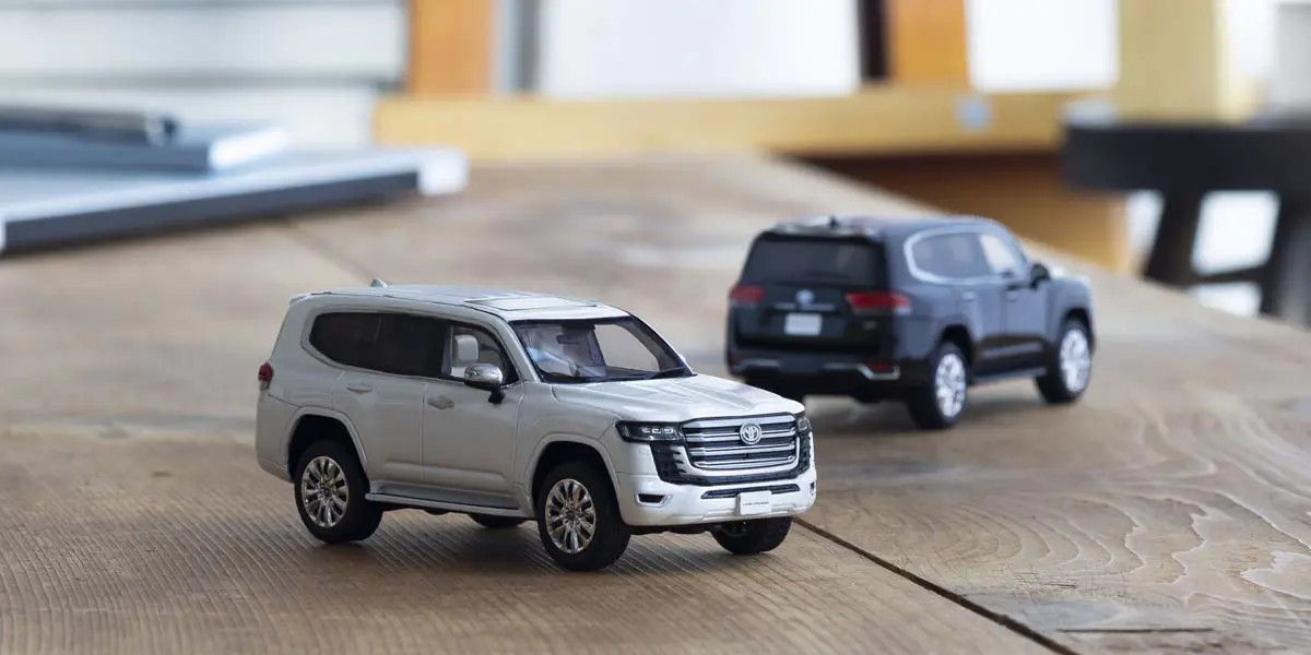 KYOSHO ORIGINAL 1/43scale Toyota Land Cruiser ZX (Black