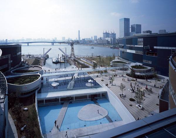 LaLaport Toyosu Envisions Entire Landscape as an Ocean