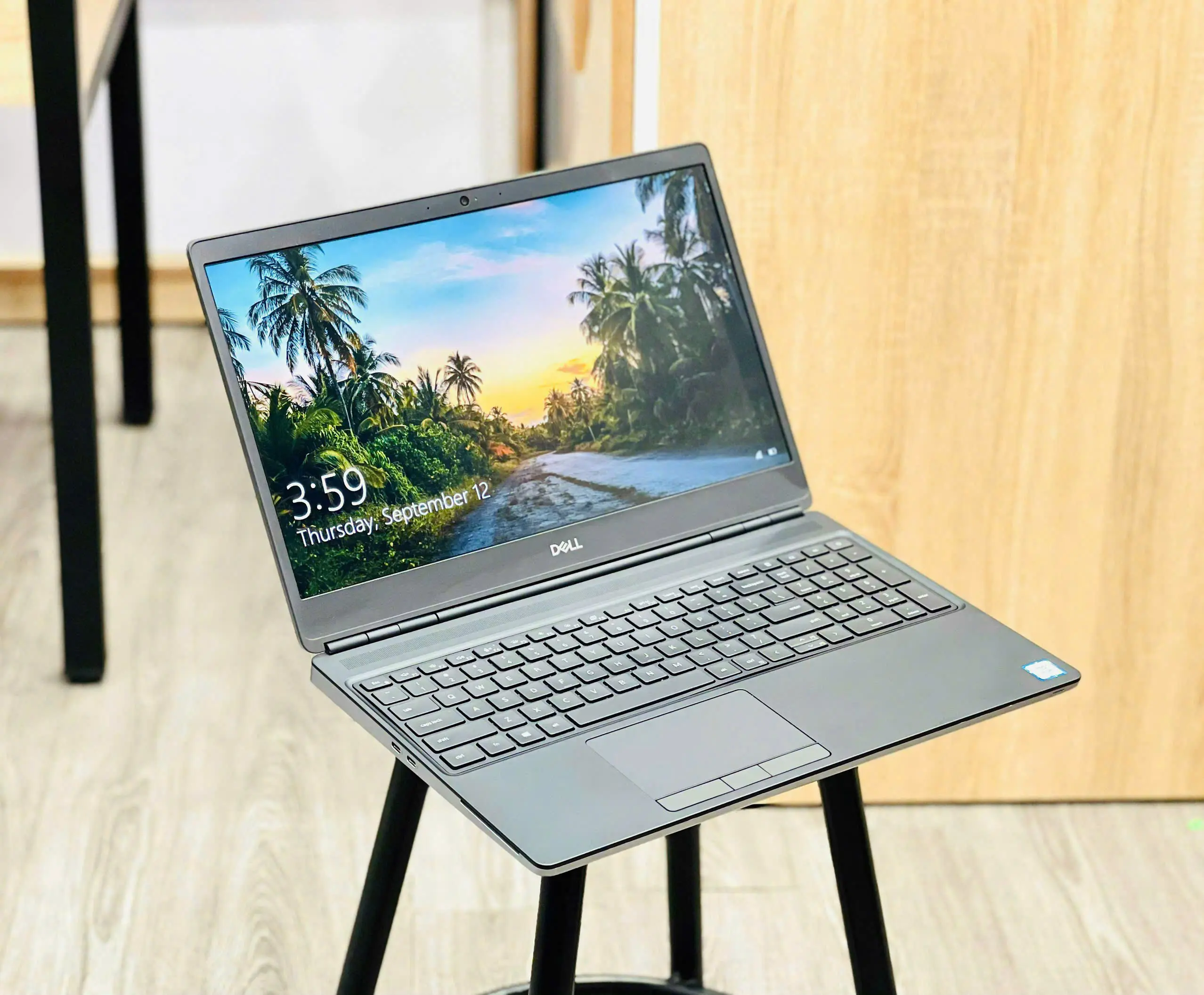 Laptop Dell Precision 7550 Xeon W-10855M |Xeon W-10855M / 16GB