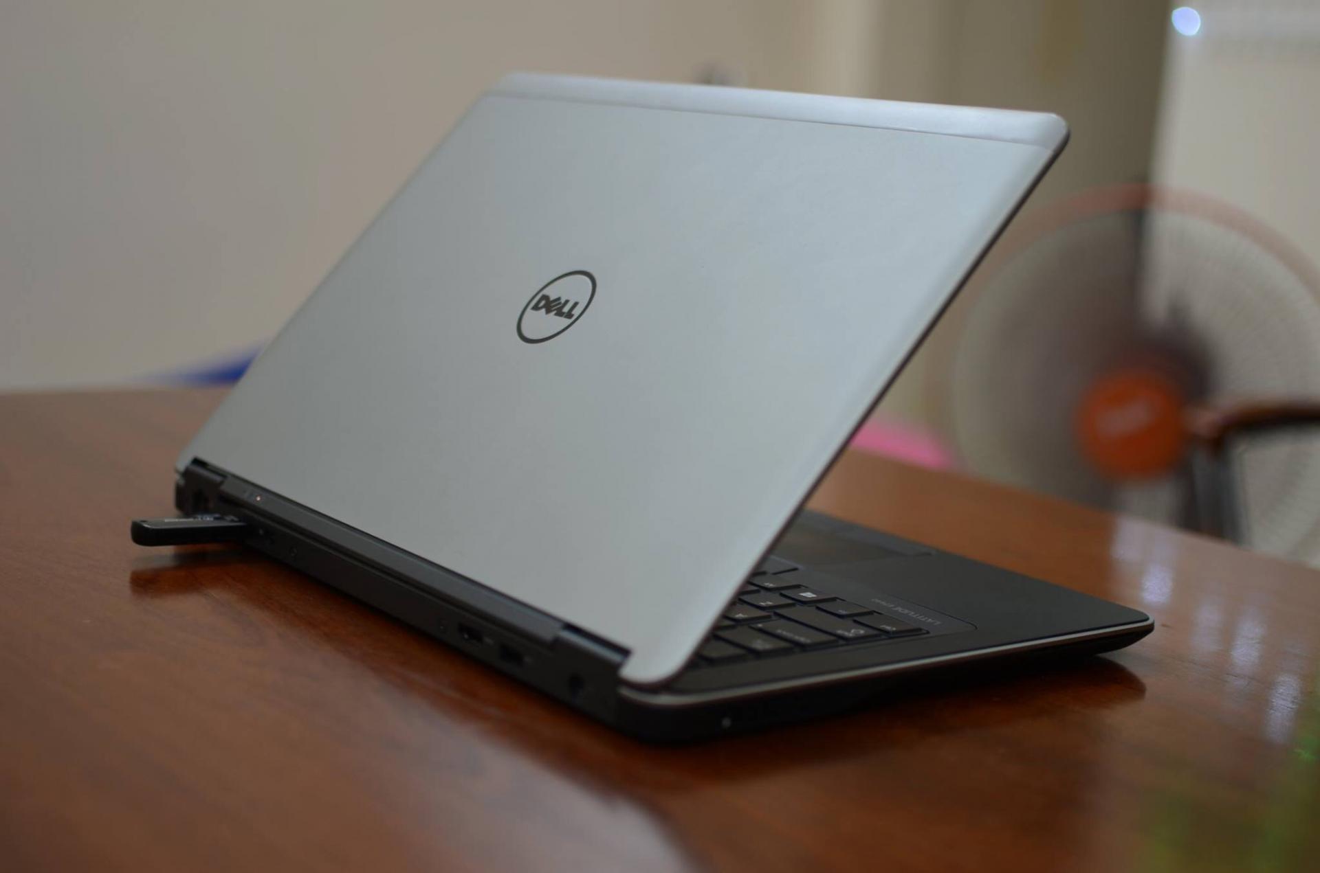 Dell Latitude E7240 i5-4300U / Ram 8GB / SSD 128GB / Màn 12.5