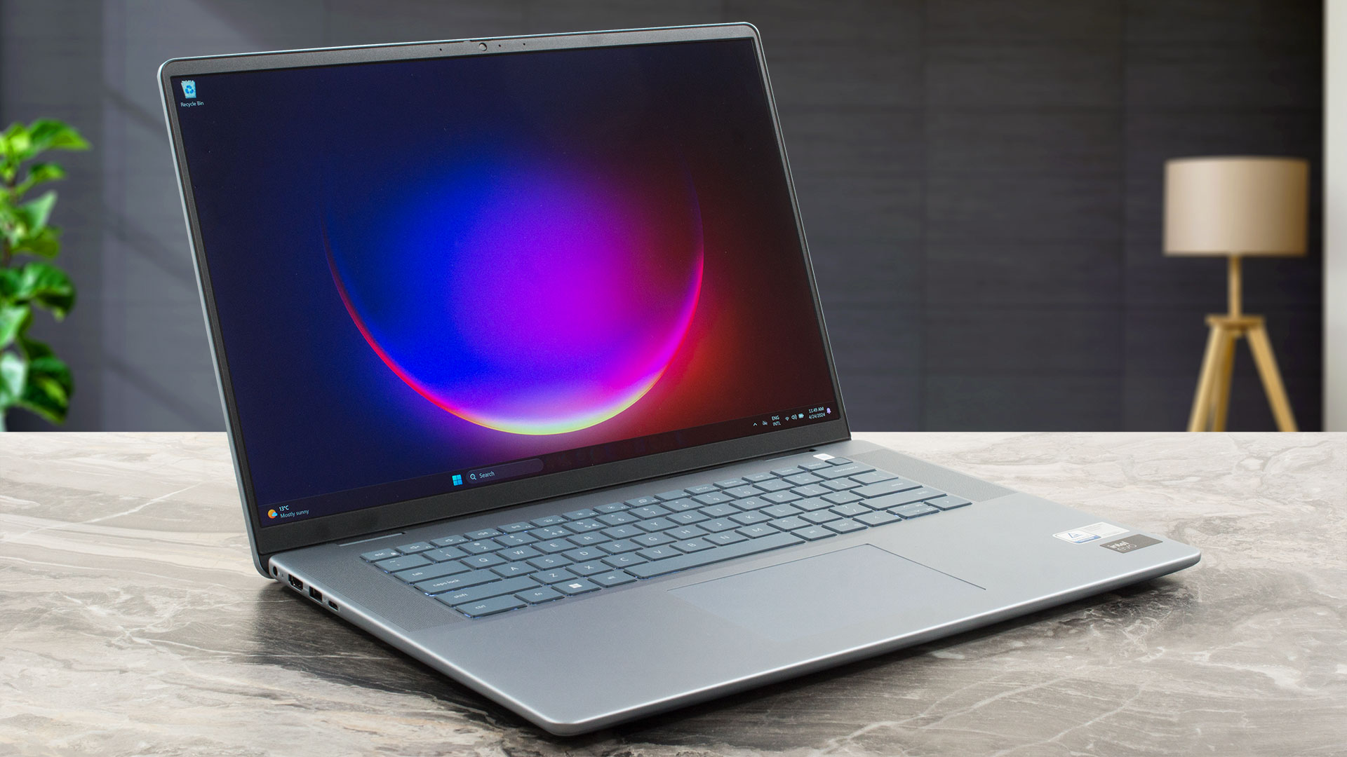 Dell Inspiron 16 Plus 7640 review - Power and Portability with