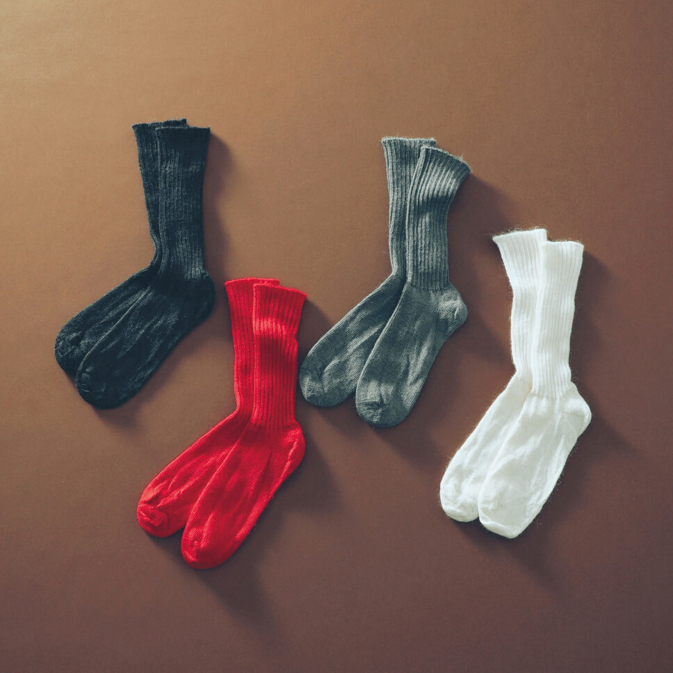 旬のモヘアソックスは、足元のこなれ見えにもきく！ | LEE