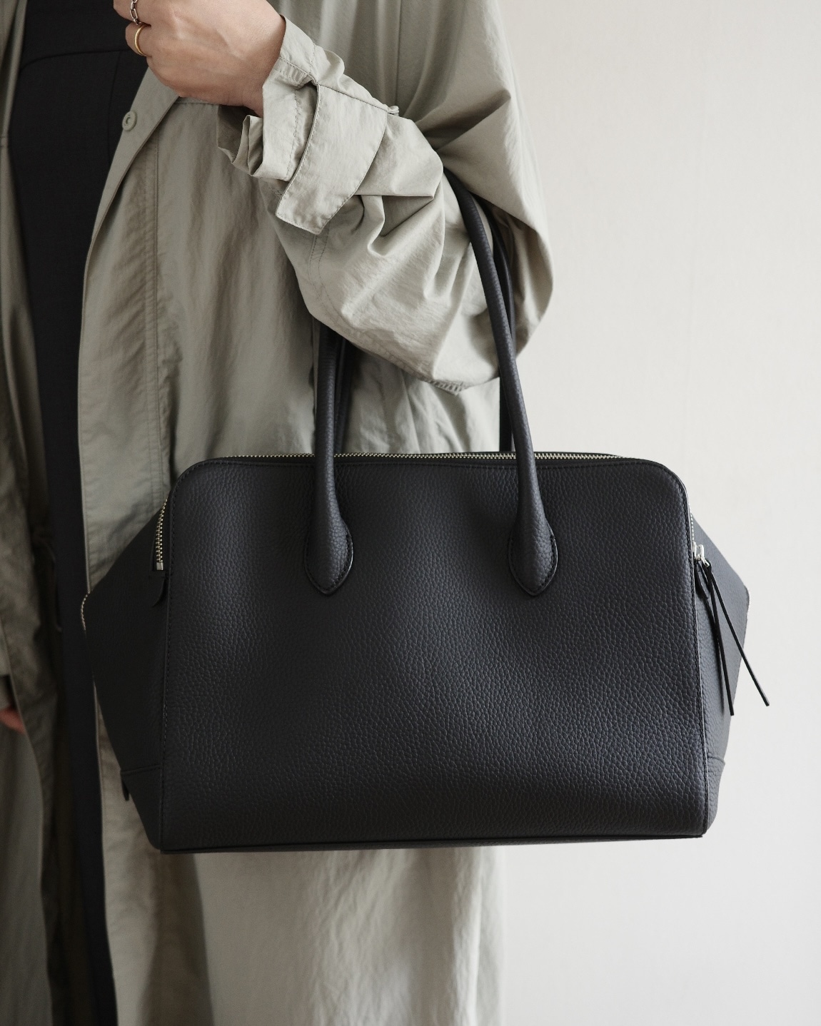 VASIC「Cargo Mini」｜仕事の相棒バッグ | LEE